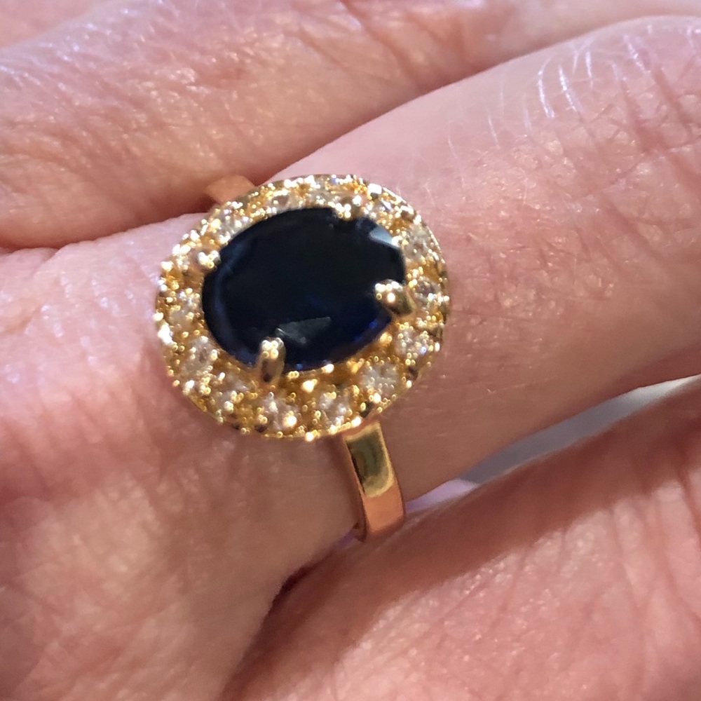 Pretty Sapphire Ring - Picture 2 of 6